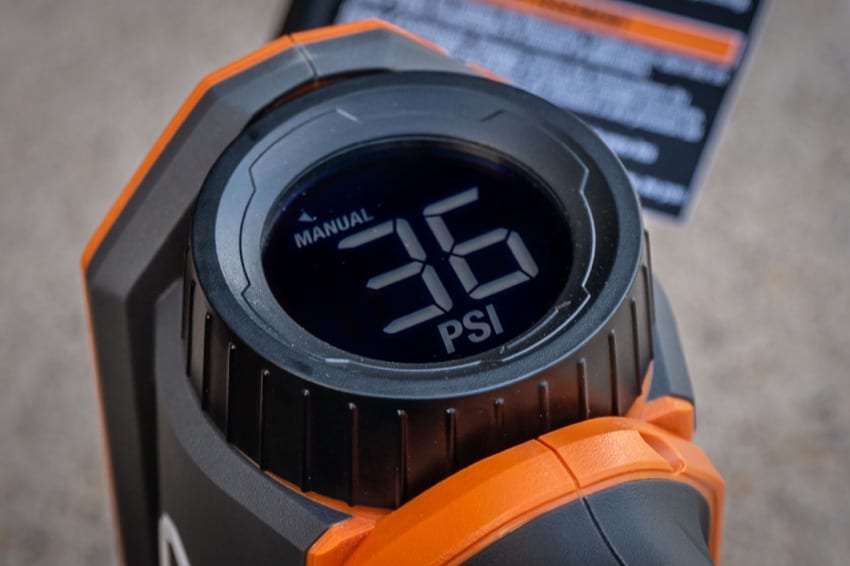Ridgid 18V digital tire inflator LCD display