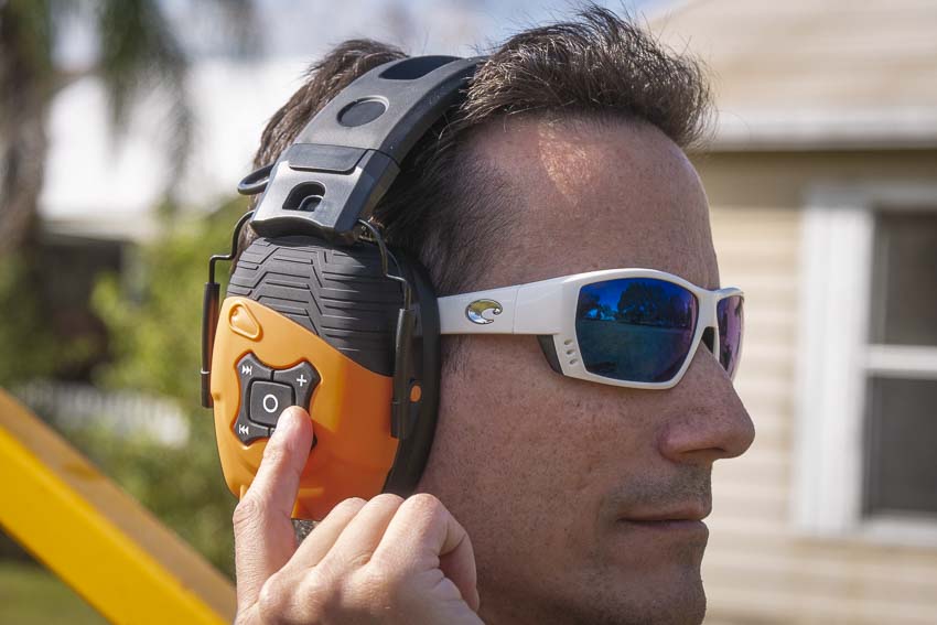 ISOtunes IT-30 controls