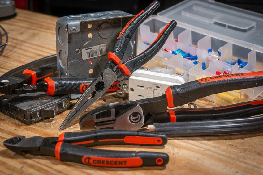 Crescent Z2 Pliers Feature 2