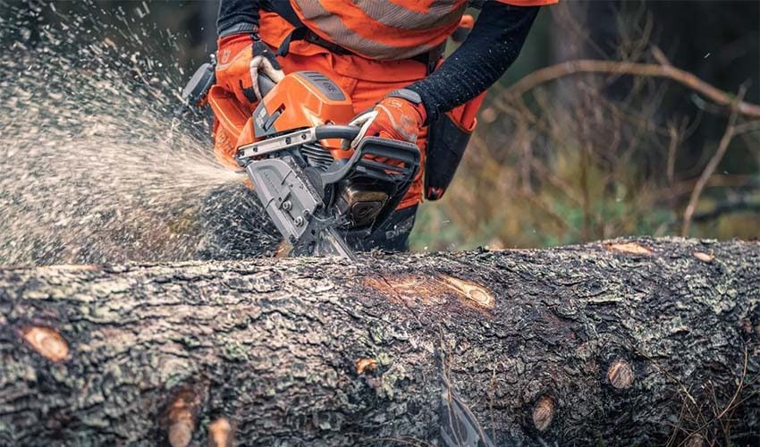 Husqvarna 592 XP Chainsaw