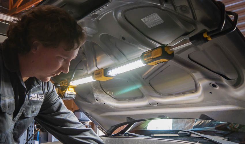 DeWalt Cordless Underhood Light