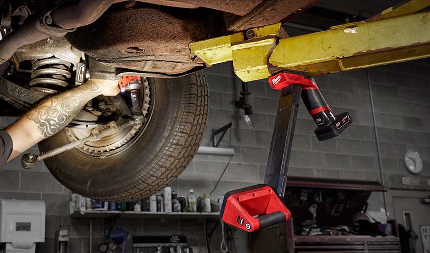 Milwaukee M12 Underbody Light Review