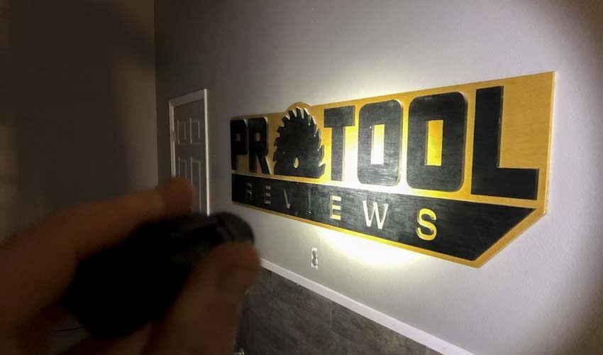 Smith & Wesson Delta Force CS-20 Flashlight Review