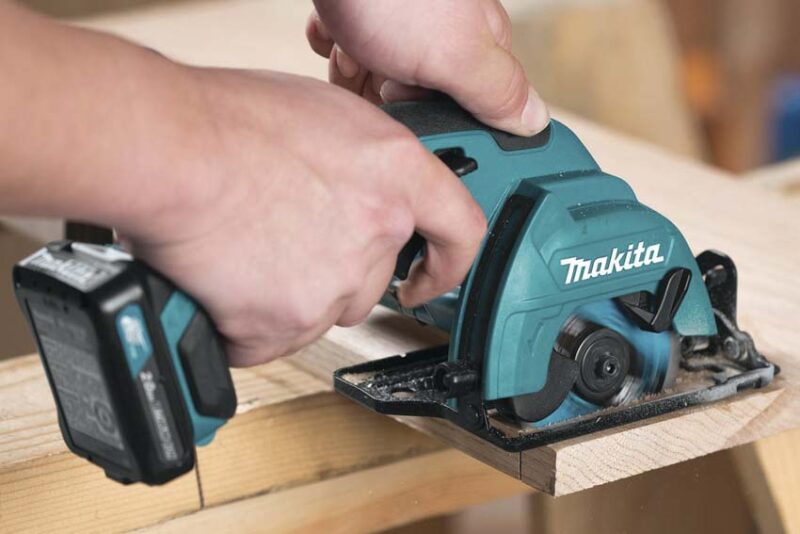 Makita SH02 3 3/8-Inch Cordless Circular Saw