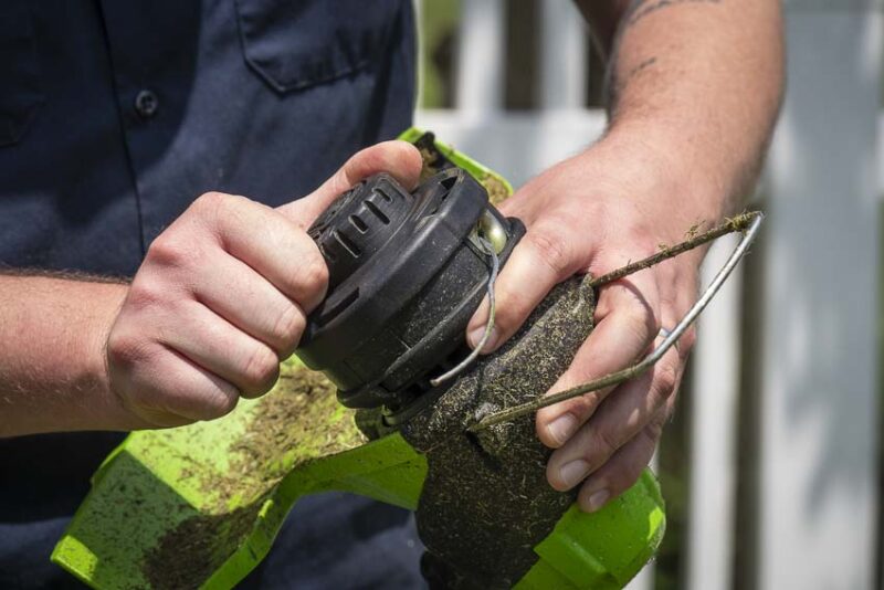 loading new trimmer line string