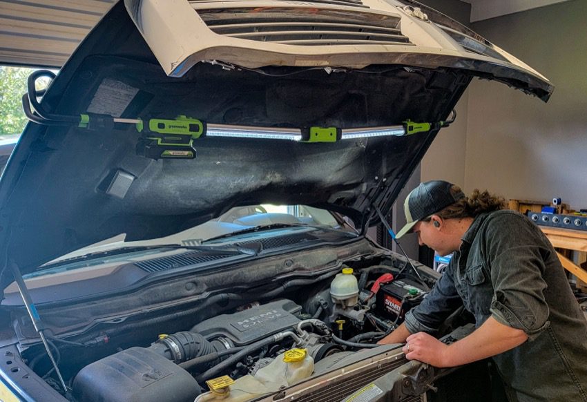 Greenworks 24V Underhood Light