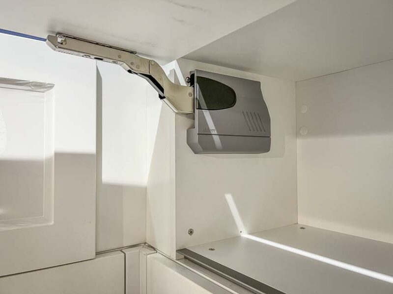 Nobilia top cabinet hinges