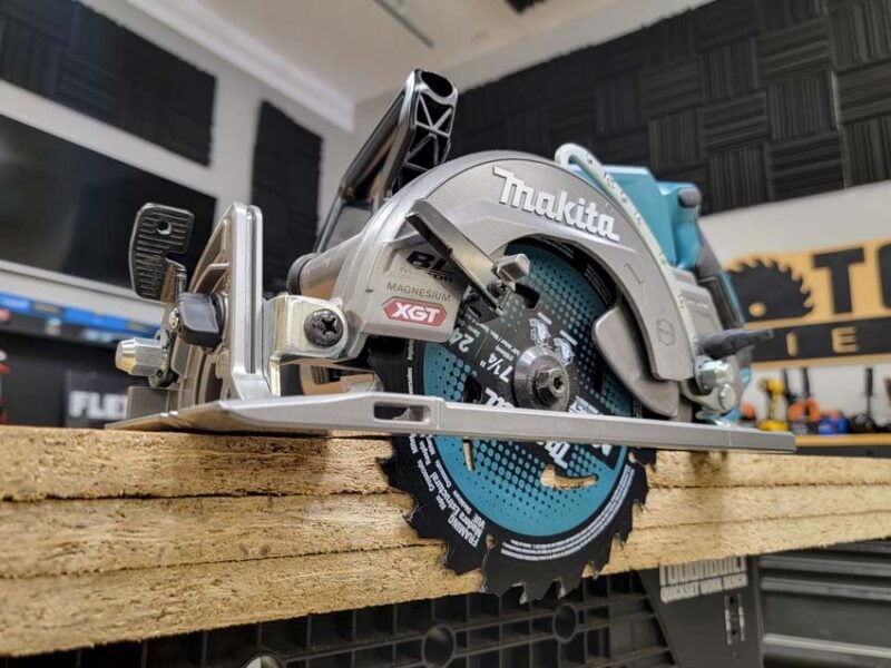 Makita 40V Rear-Handle Circular Saw