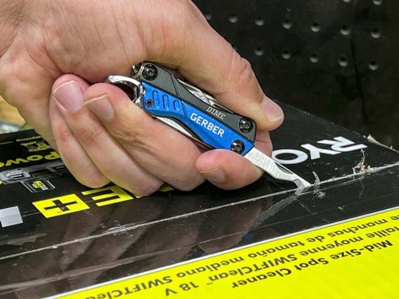 Retail package opener