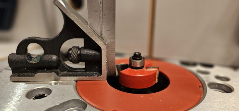 setting router bit cutting height