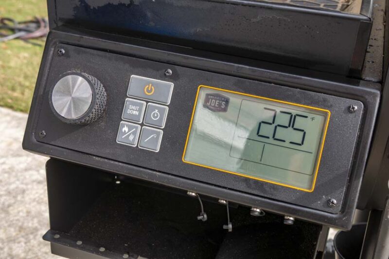 Oklahoma Joe's Pellet Grill - Rider DLX 1200 Controls