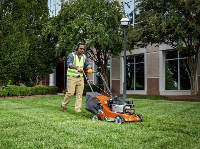 Best 20-Inch Gas Lawn Mower
Husqvarna W520 Push Lawn Mower 970 47 66-01