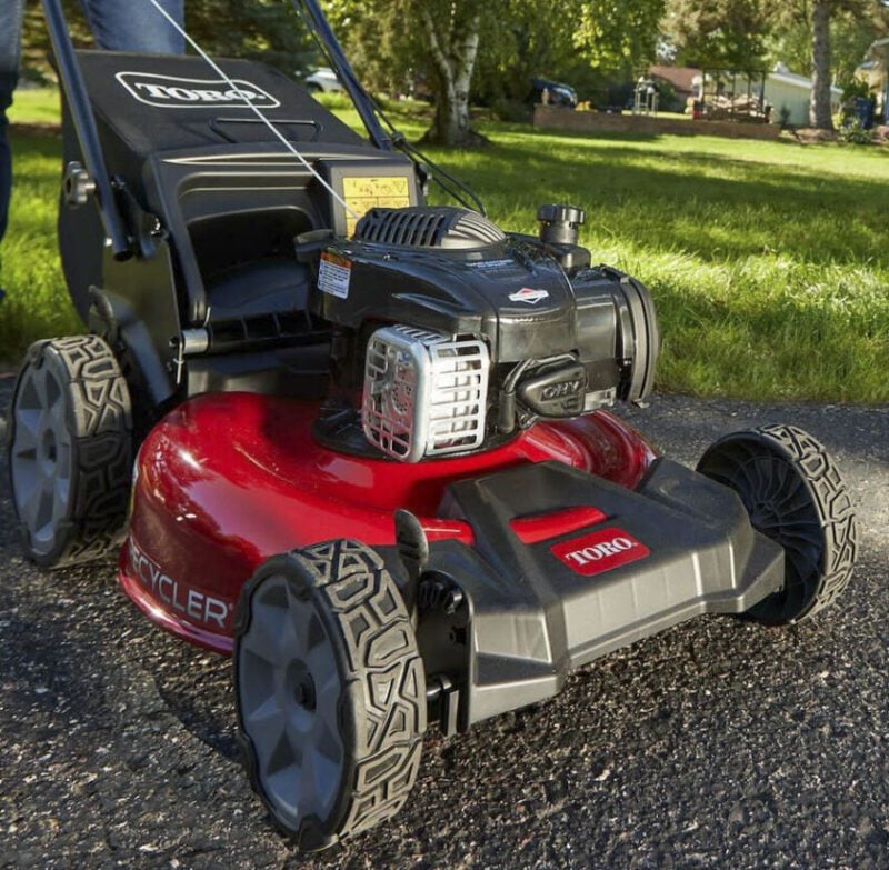 best lightweight gas mower
Toro 140cc 21-inch Self-Propelled Lawn Mower 21321
