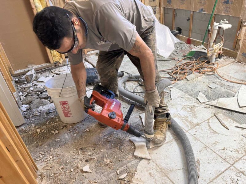 Hilti TE 50-22 SDS-Max removing tile