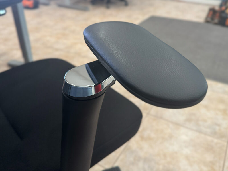 adjustable arm rest