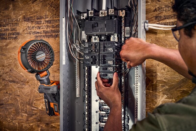 Ridgid 18V Magnetic Clamp Fan