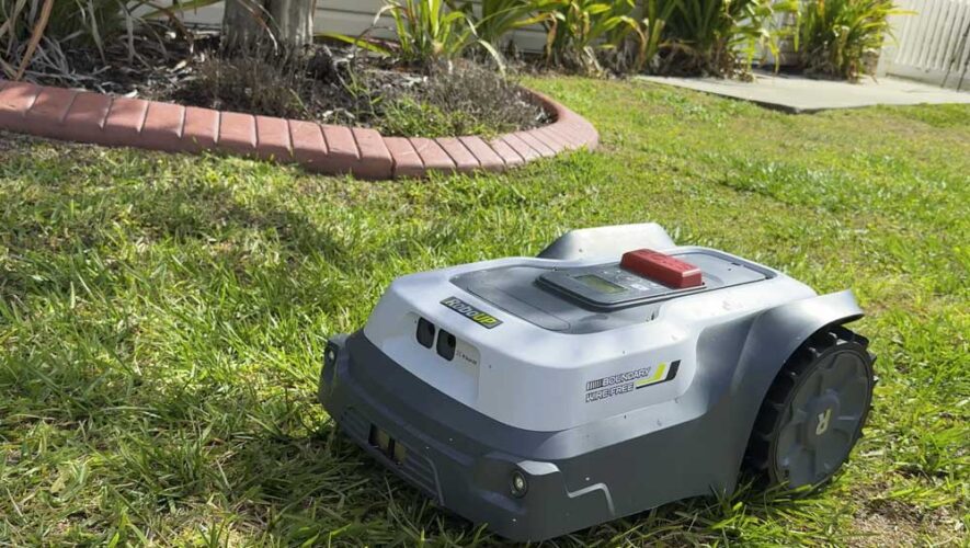 RoboUP-T1200-Pro-robotic-mower-review