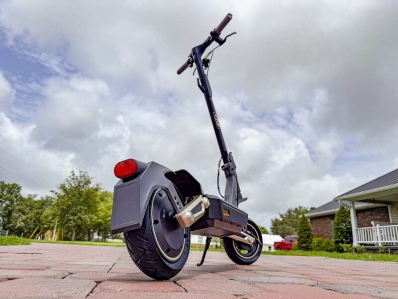 NAVEE ST3 Pro scooter
