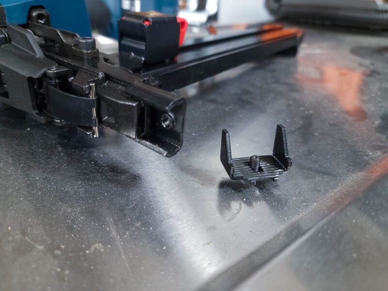 Adjustable nose plate