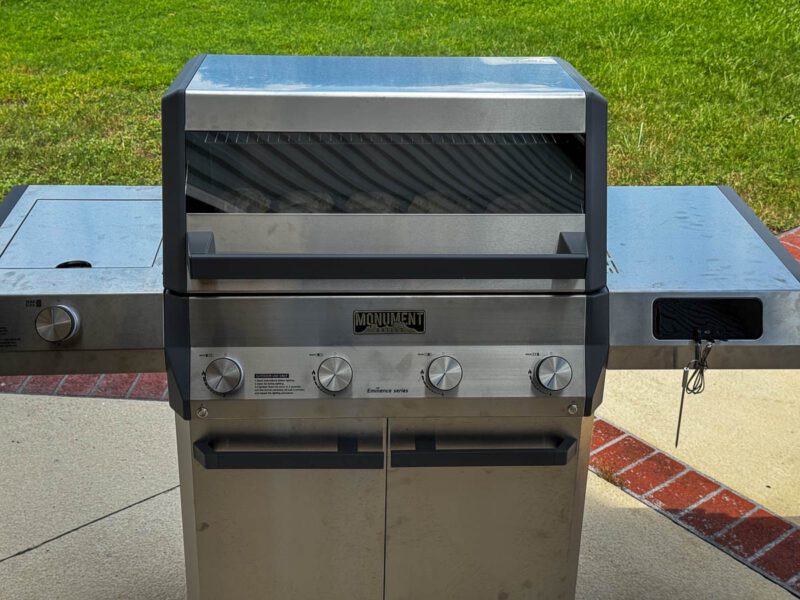 Monument Grills Eminence 405