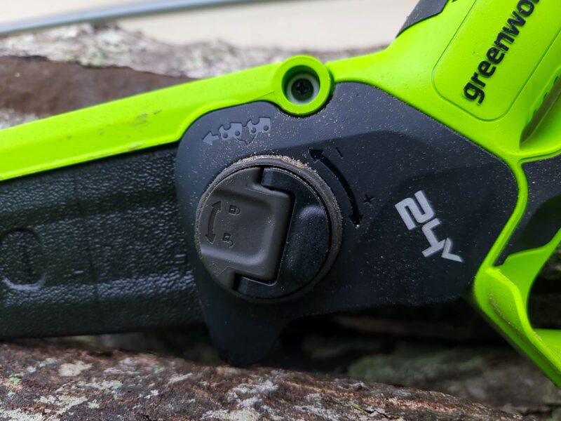 Tool free chain tensioning