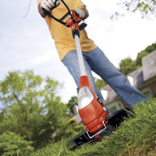 Black & Decker Intros LST220 Li-Ion Trimmer Edger